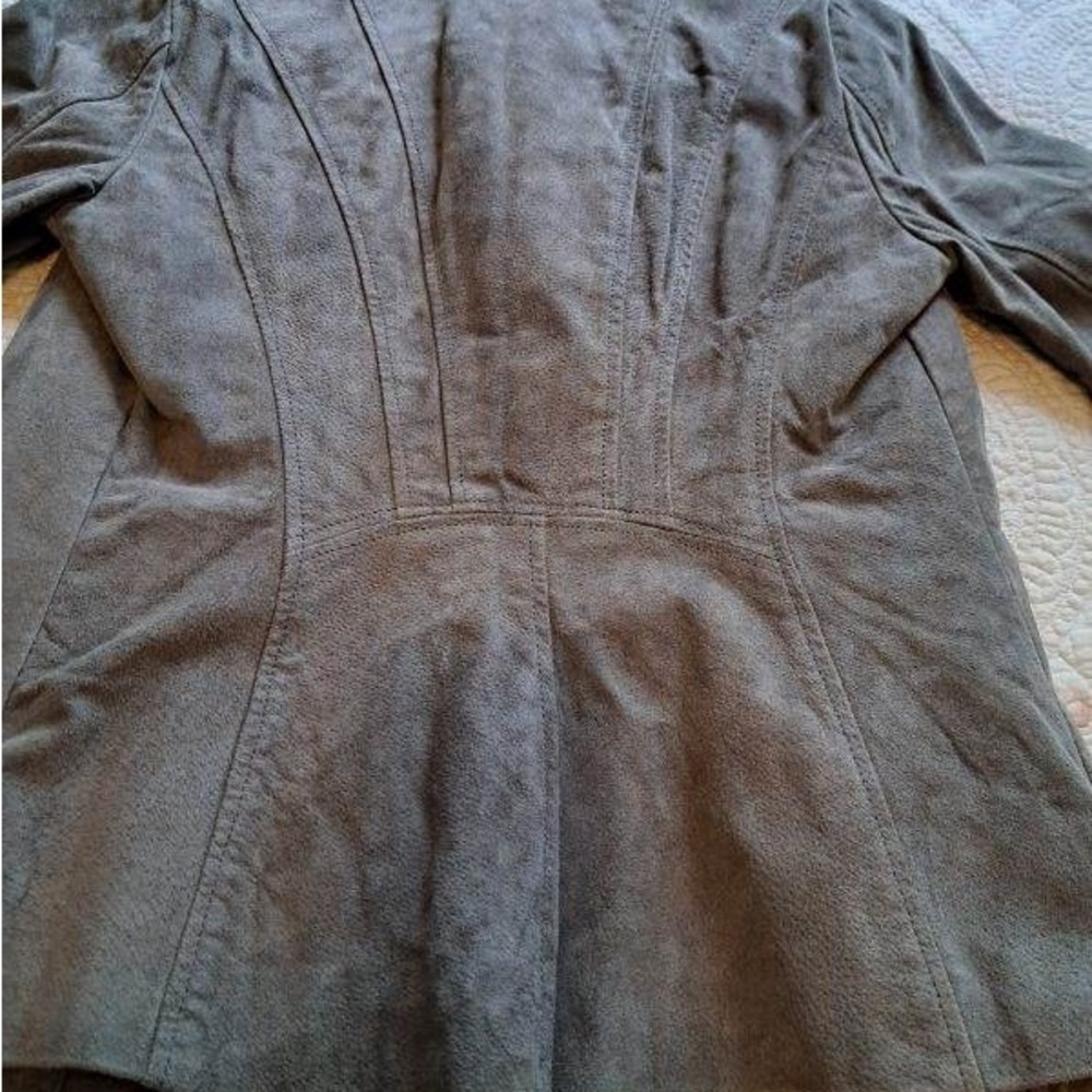 Women's Suede Leather Taupe Jacket - Picture 3 of 11